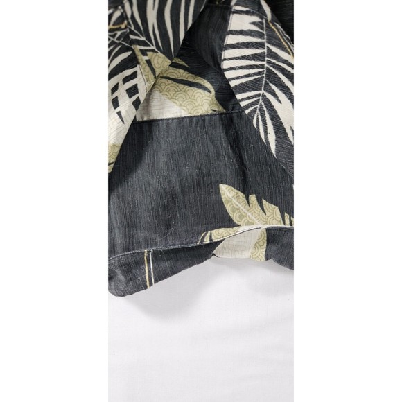 TOMMY BAHAMA Vtg Gray Floral Hawaiian Camp Shirt 70% Silk 30% Linen - Men's M - Picture 6 of 9